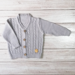 saco tejido escote en V gris