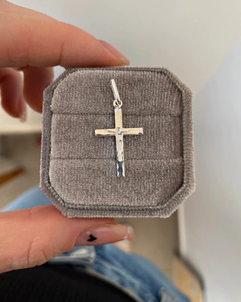 Pingente Cruz - 1,4 x 2 cm - Em Prata 925 - comprar online