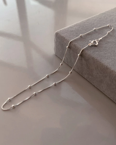 Tornozeleira veneziana com bolinhas - V12 (fio 1) em Prata 925 - comprar online