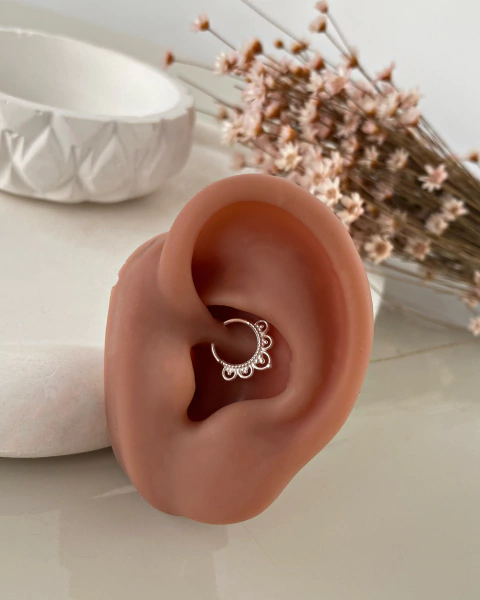 Piercing indiano - torção - 8 mm - em Prata 925