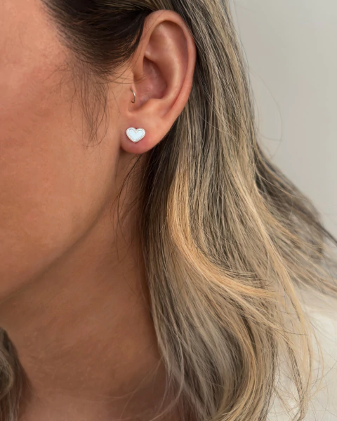 Brinco coração liso - 7 mm - em Prata 925 - comprar online