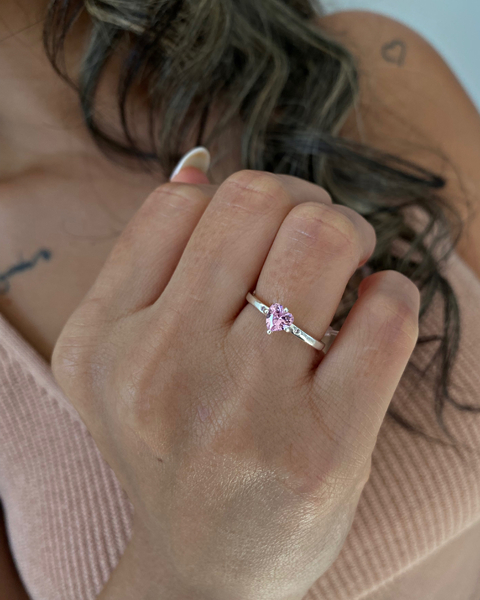 Anel Solitário "you e me" - Rosa claro - em Prata 925