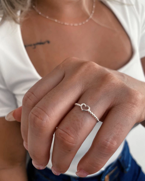 Anel bolinha com coração vazado - em prata 925 - comprar online