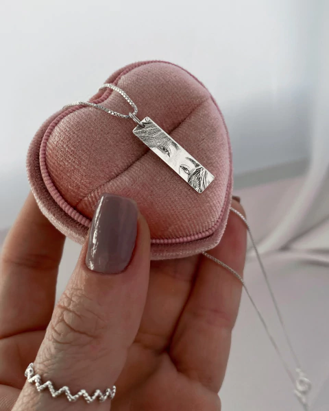 Colar personalizável - Pingente placa retangular - olhar - 2,3 cm x 0,6 - Prazo de produção: Até 3 dias úteis - LEIA A DESCRIÇÃO - comprar online