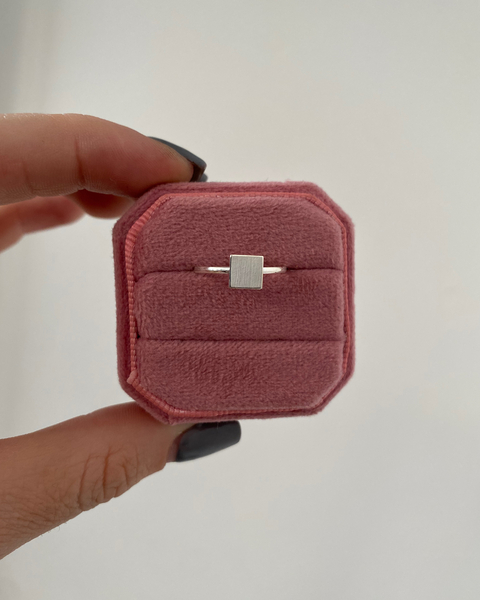 Anel chapa quadrada - (pode ser personalizado com uma letra, consulte os valores) - comprar online