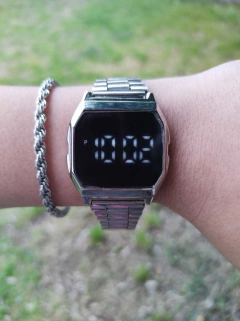 RELOJ ATHENAS PLATEADO