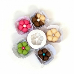 Molde de Silicone Flor Frisada Brigadeiro Docinho Dois Amores cód 480 - Molde de Silicone 