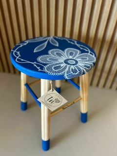 Banquinho decorativo - Azul rendado - loja online
