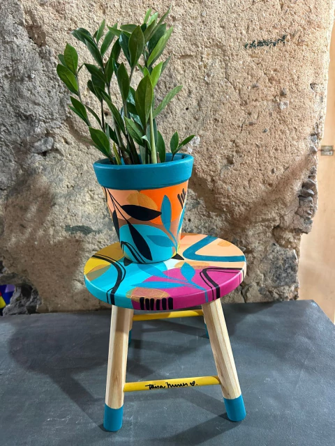 Conjunto banquinho e vaso Valéria (peças exclusivas)