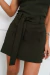 9756a Vestido Macacão Curto Alfaiataria Laço Nas Costas e Decote Em V - Tropical Fashion