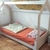 Cama Montessori con casita desmontable, con colchón suave de algodon, ideal para habitaciones infantiles, decorada con luces de colores y juguetes.