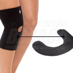 Ofrece mayor contención rotuliana que cualquier otra rodillera ya que su exclusiva luneta móvil (suplemento) rodea y estabiliza la rótula, garantizando un soporte óptimo durante el movimiento.
