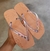 Chinelo com pingentes