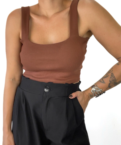 Cropped Canelado Yas Marrom - comprar online