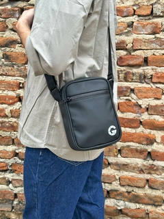 MORRAL CAPRI ENGOMADO en internet