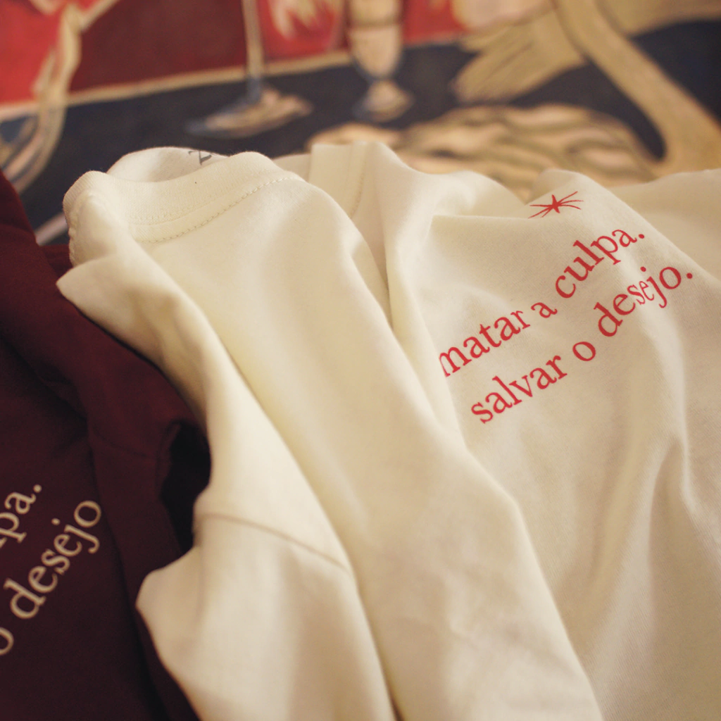 T-shirt OFF-WHITE . Matar a Culpa, Salvar o Desejo