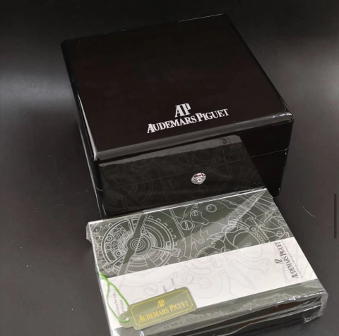 Caixa Audemars Piguet