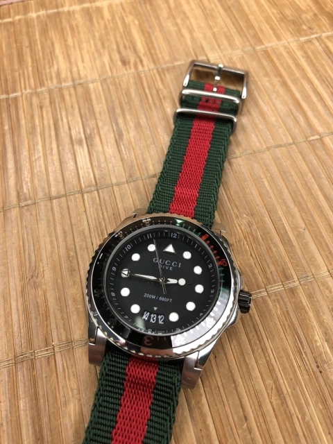 Gucci Dive color