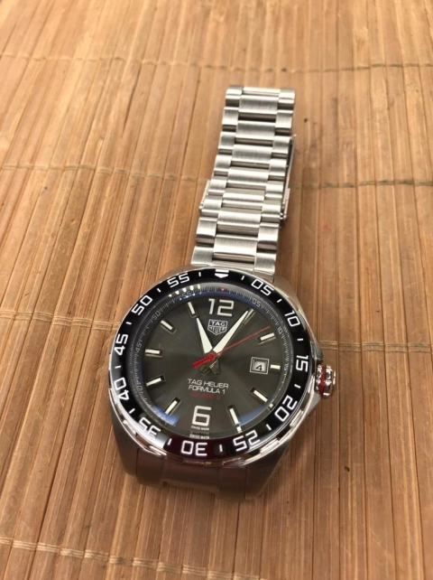 Tag Heuer Fórmula 1 Dark automático