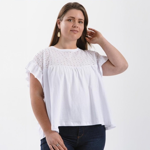 REMERA BRODERIE MANGA VOLADO