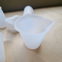VASO MEDIDORA SILICONA IDEAL RESINA 100CC en internet