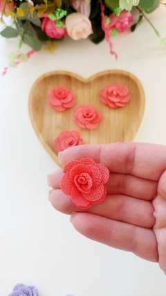 Flor de poliéster com varias opções de cores - comprar online