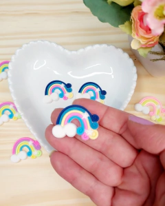 APLIQUE ARCO-IRIS 20X35MM EM PVC COM 2 UNIDADES