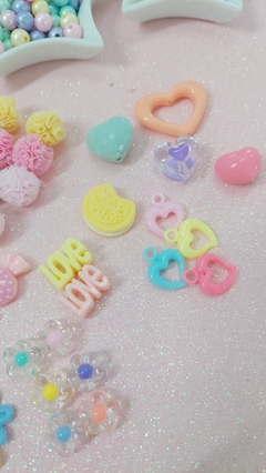 Caixinha com Fofuras Candy Colors - Doce Papel Scrapbook