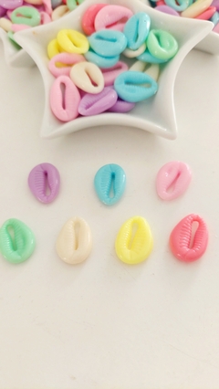 Buzios com furo passante colorido 18x12mm - comprar online