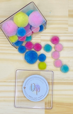 Pompom Colorido em 3 tamanhos na internet