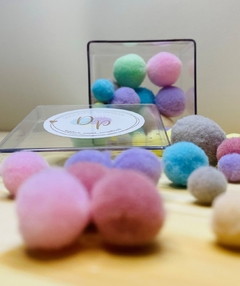 POMPOM CANDY COLORS EM 3 TAMANHOS - Doce Papel Scrapbook