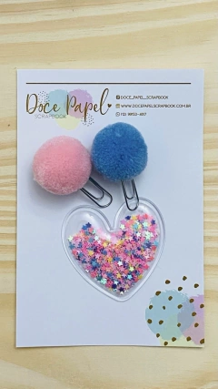 Clips pompom com coração shaker na internet