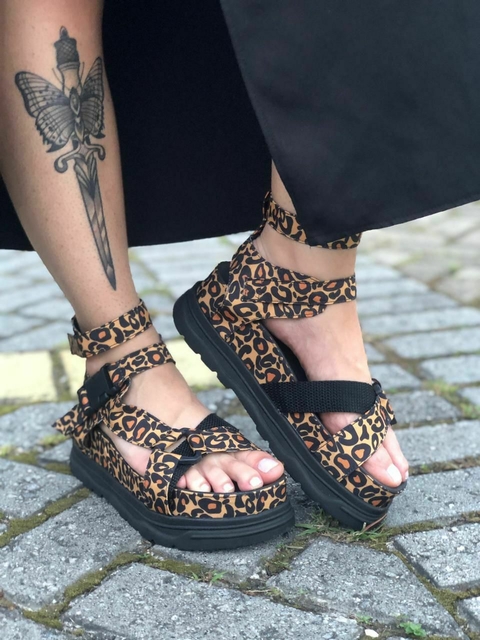 SANDÁLIA JOANA ONÇA