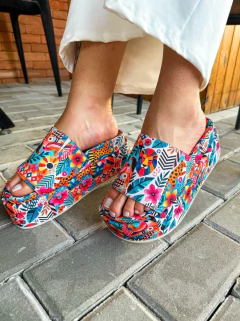 SANDÁLIA TEREZA LION na internet