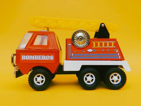 Camión bombero metálico