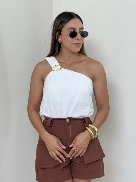 BLUSA FEMININA NULA MANGA COM DETALHE EM FIVELA - comprar online