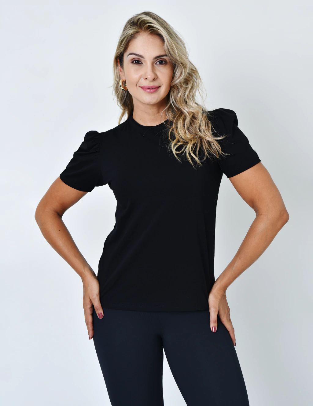 T-Shirt | Gola Alta | Preta | Manga bufante