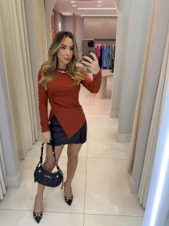 SHORT SAIA COURO FAKE COM CINTO