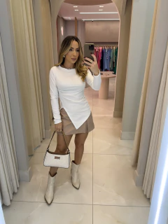 SHORT SAIA COURO FAKE COM CINTO - comprar online