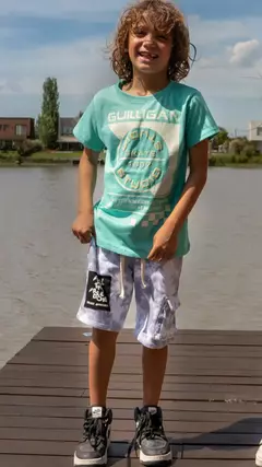 REMERA GUILLIGAN STUDIO en internet