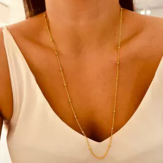 Colar longo de bolinhas Luli