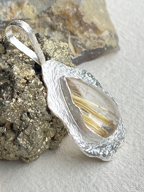 Pingente força cristal rutilado gota prata 925