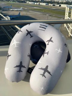 CUELLO DE VIAJE TWR AEP GRIS