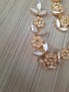 V FLOR PRIMAVERA PÉROLA / MIOLO AMARELO/MADRE PÉROLA - comprar online