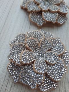 FLOR REPOLHO EM FELTRO/STRASS /NUDE COM CRISTAL (PAR)-B3 - comprar online