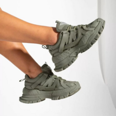cazzu verde militar