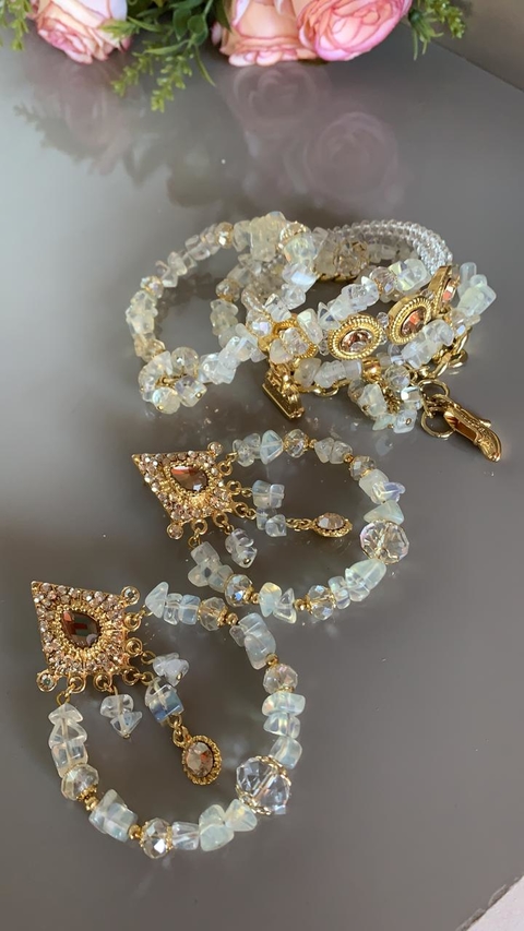 Conjunto pulseira e brinco com cristais brancos