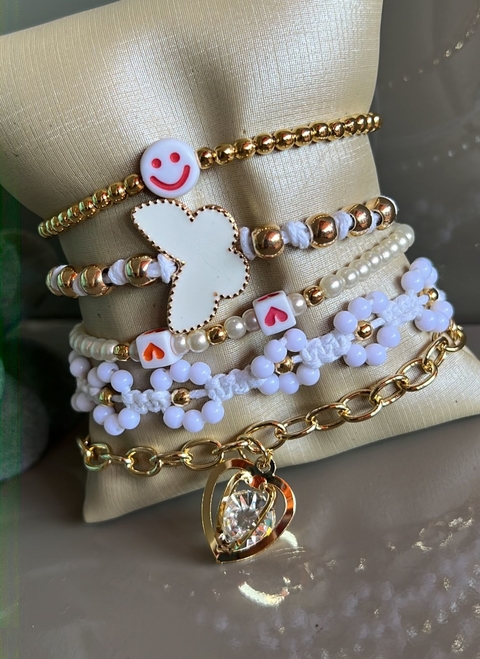 Mix de Pulseiras Branca com Dourado com Borboleta