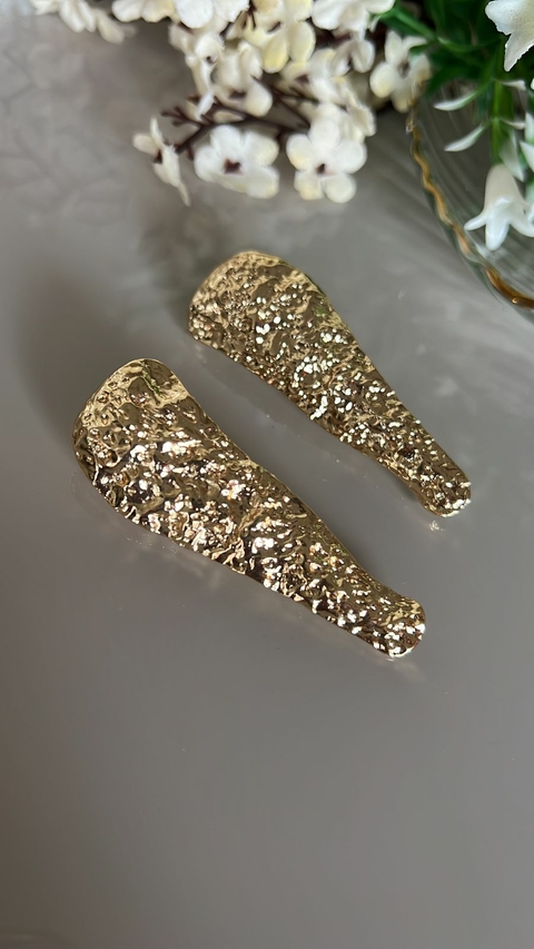 Brinco Gold Dourado Amassadinho