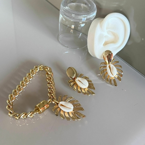 Conjunto sereia com búzio banho dourado